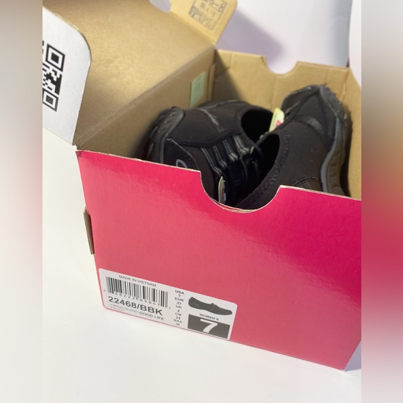 Skechers Women’s Relaxed Fit: Breathe Easy - Good Life in Black Size 7 - Picture 4 of 5